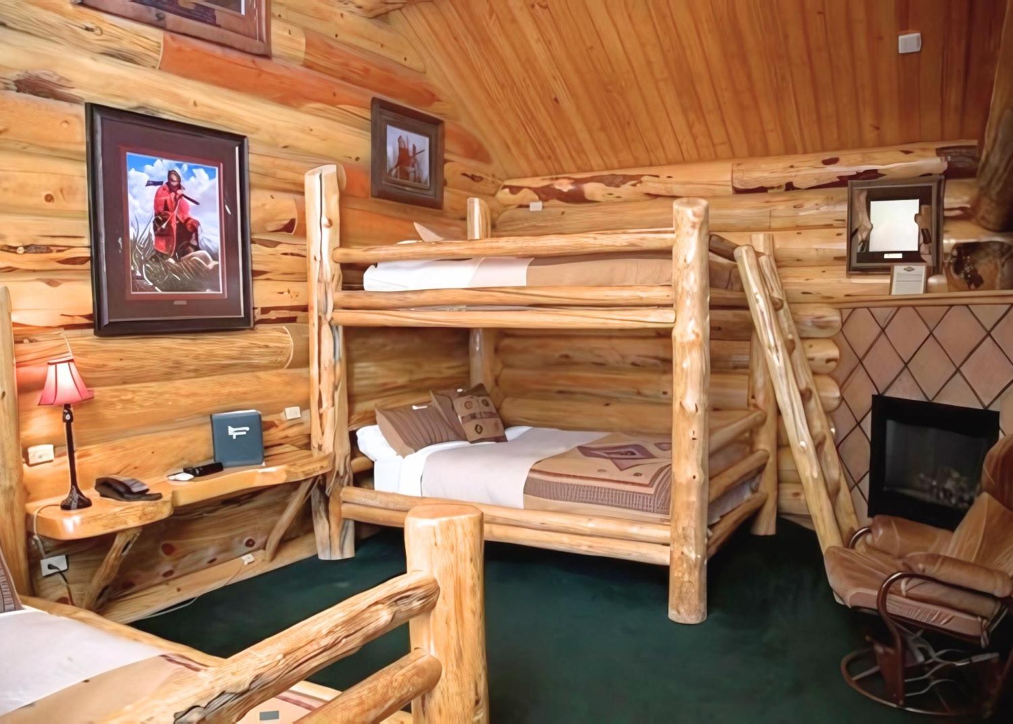 Hibernation Station Villa West Yellowstone Room photo